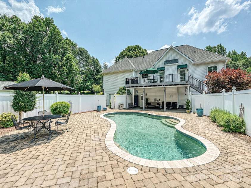 1842 Caroline Way, Fort Mill, SC 29715.  MLS# CAR4275424, YatesRealty ID 22638. 