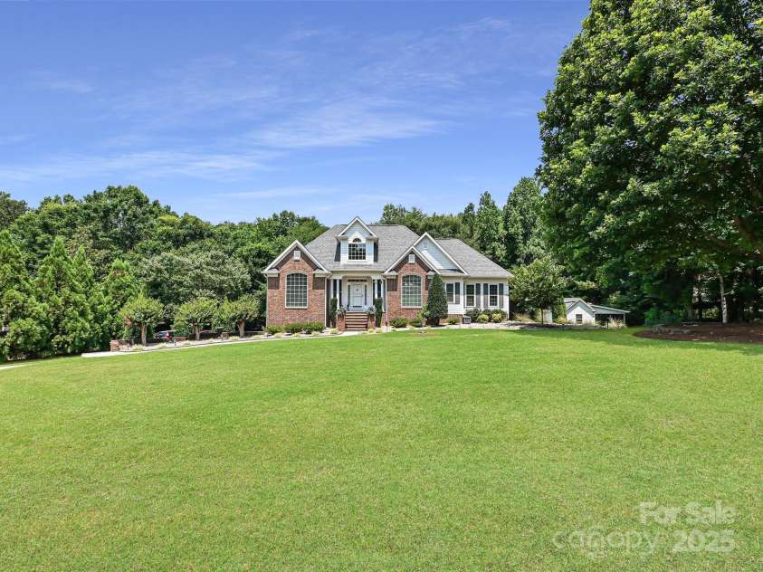 1842 Caroline Way, Fort Mill, SC 29715.  MLS# CAR4275424, YatesRealty ID 22638. 