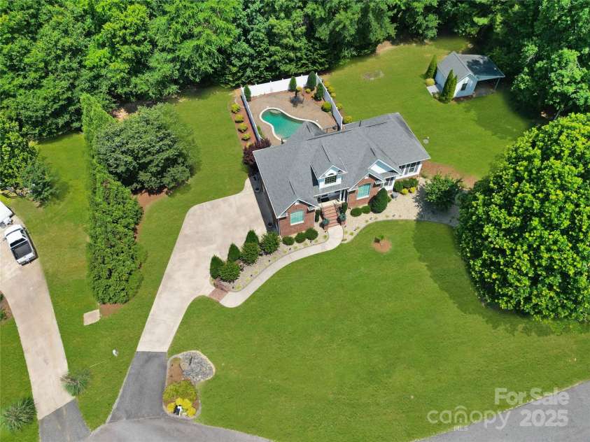1842 Caroline Way, Fort Mill, SC 29715.  MLS# CAR4275424, YatesRealty ID 22638. 
