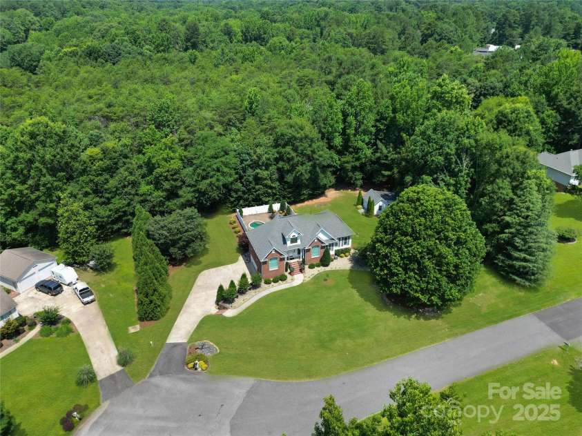 1842 Caroline Way, Fort Mill, SC 29715.  MLS# CAR4275424, YatesRealty ID 22638. 