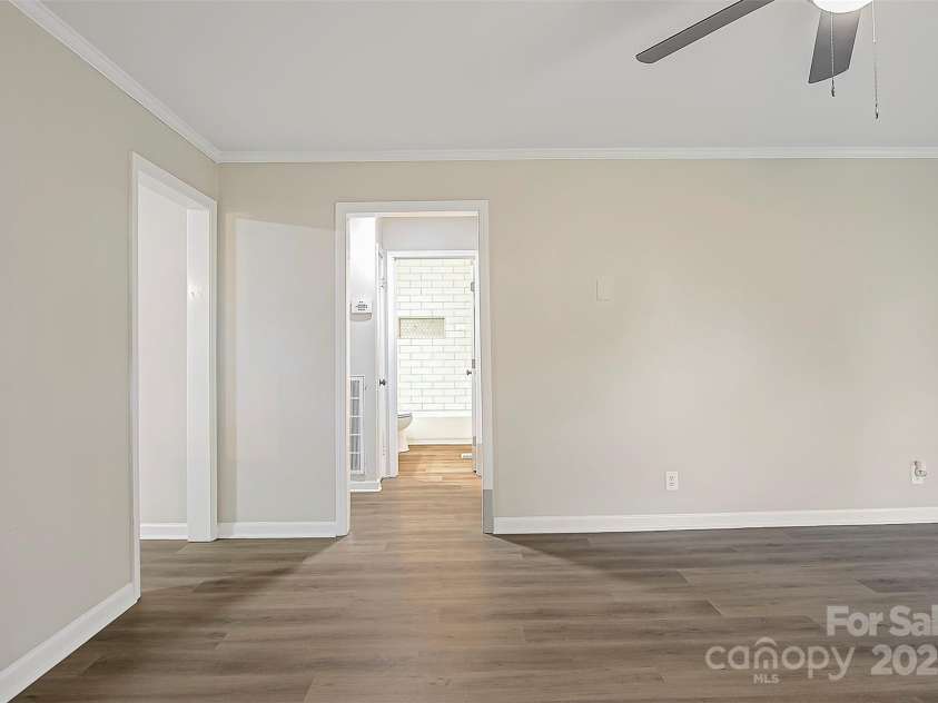 240 Swink Avenue, Salisbury, NC 28147.  MLS# CAR4268399, YatesRealty ID 22639. 