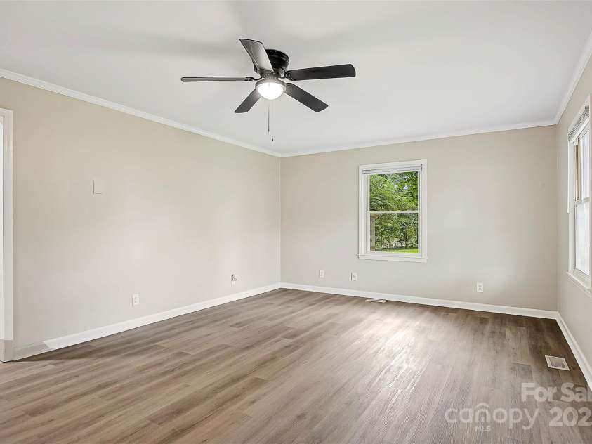 240 Swink Avenue, Salisbury, NC 28147.  MLS# CAR4268399, YatesRealty ID 22639. 