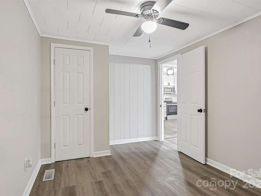 240 Swink Avenue, Salisbury, NC 28147.  MLS# CAR4268399, YatesRealty ID 22639. 
