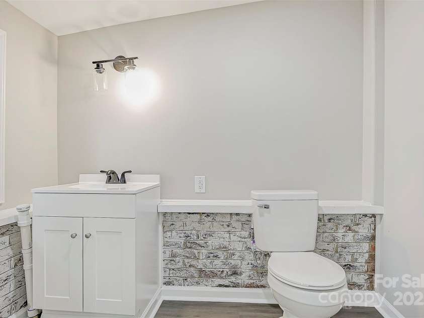 240 Swink Avenue, Salisbury, NC 28147.  MLS# CAR4268399, YatesRealty ID 22639. 