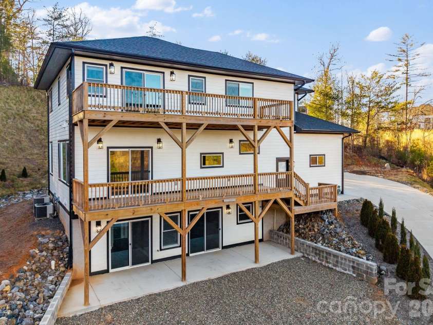 115 Nader Avenue, Weaverville, NC 28787.  MLS# CAR4336654, YatesRealty ID 2264. 