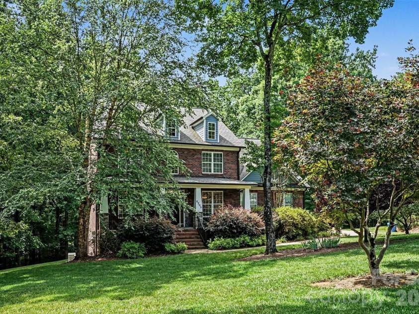 8205 Curico Lane, Charlotte, NC 28227.  MLS# CAR4329550, YatesRealty ID 22640. 