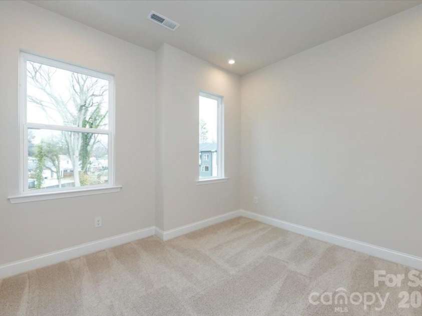 909 Archway Lane, Charlotte, NC 28217.  MLS# CAR4351852, YatesRealty ID 22641. Third Bedroom