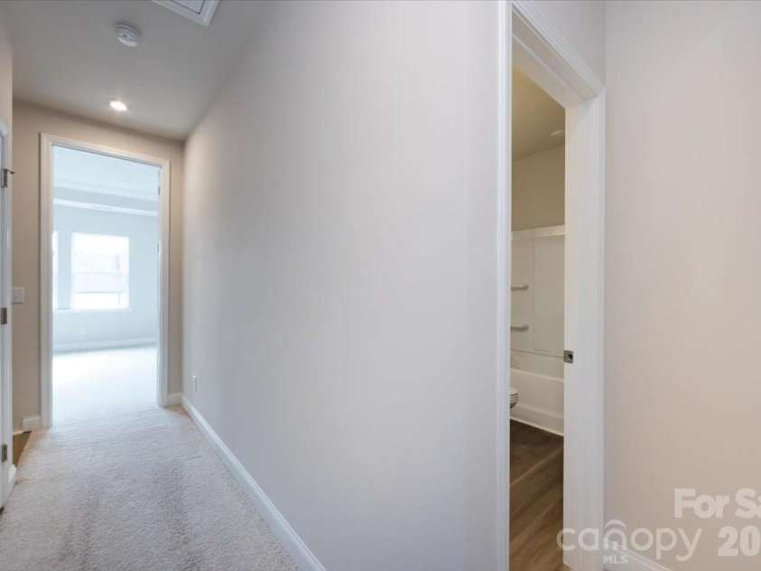 909 Archway Lane, Charlotte, NC 28217.  MLS# CAR4351852, YatesRealty ID 22641. Third Floor Landing