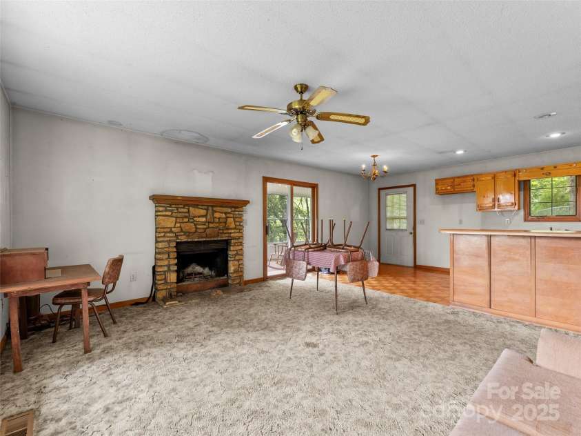 48 Israel Road, Brevard, NC 28712.  MLS# CAR4267767, YatesRealty ID 22642. 