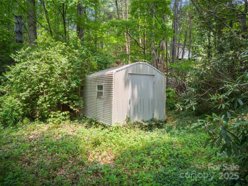 48 Israel Road, Brevard, NC 28712.  MLS# CAR4267767, YatesRealty ID 22642. 