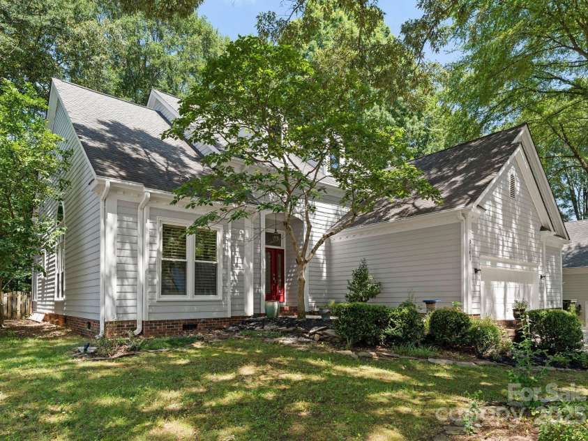9141 Covey Hollow Court, Charlotte, NC 28210.  MLS# CAR4273670, YatesRealty ID 22644. 