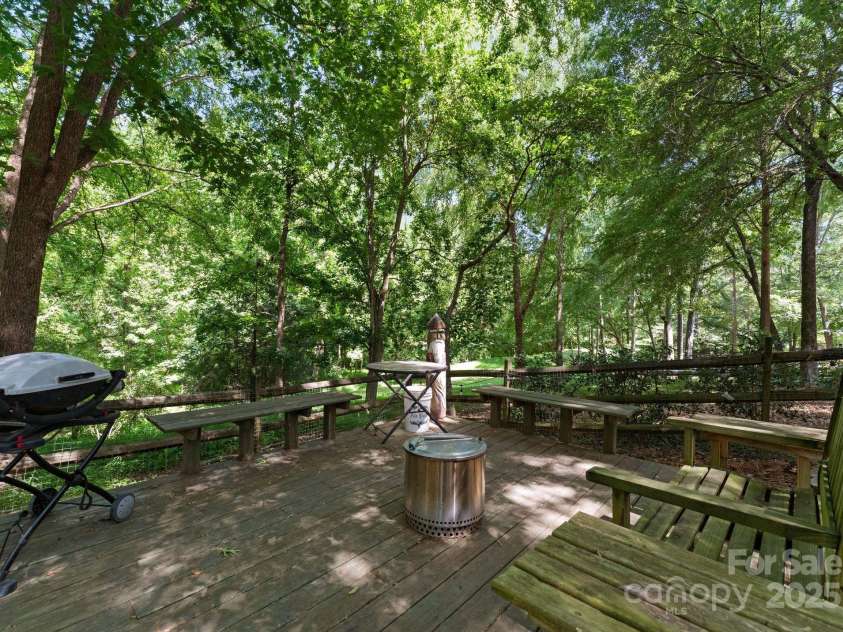 9141 Covey Hollow Court, Charlotte, NC 28210.  MLS# CAR4273670, YatesRealty ID 22644. 