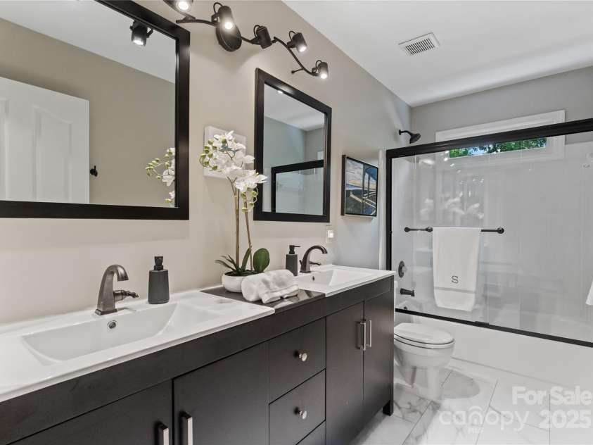 9141 Covey Hollow Court, Charlotte, NC 28210.  MLS# CAR4273670, YatesRealty ID 22644. 