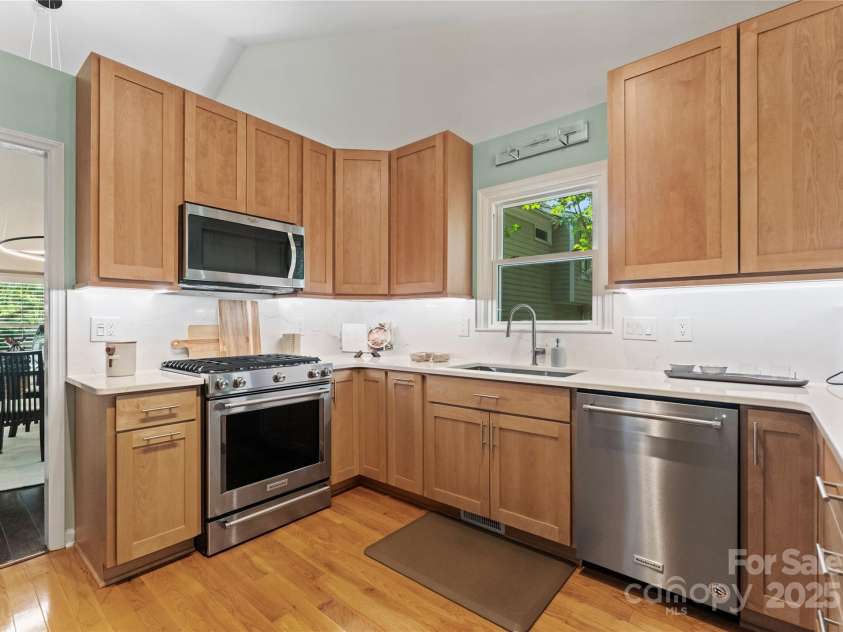 9141 Covey Hollow Court, Charlotte, NC 28210.  MLS# CAR4273670, YatesRealty ID 22644. 