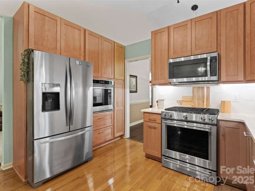 9141 Covey Hollow Court, Charlotte, NC 28210.  MLS# CAR4273670, YatesRealty ID 22644. 