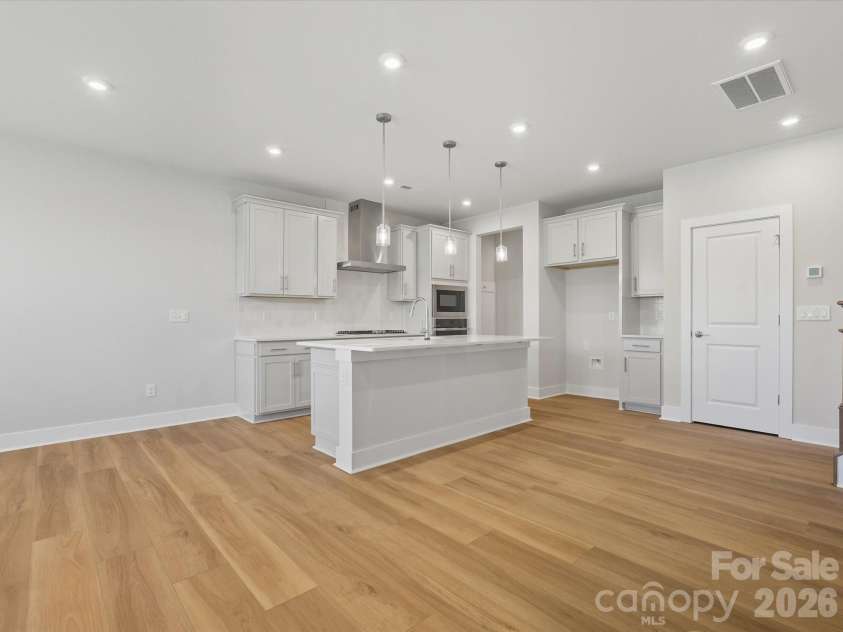 121 Armstrong Road, Belmont, NC 28012.  MLS# CAR4361247, YatesRealty ID 22646. Gourmet Kitchen