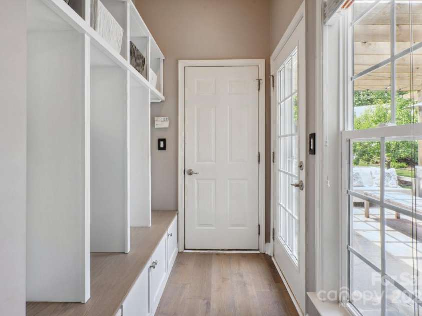 17711 North Shore Circle, Cornelius, NC 28031.  MLS# CAR4273931, YatesRealty ID 22646. Garage entrance with convenient drop zone