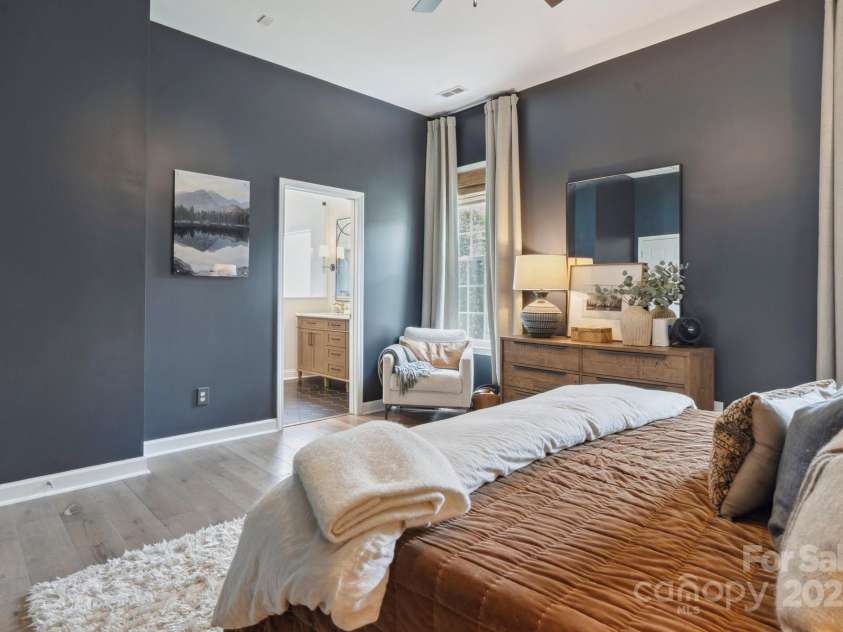 17711 North Shore Circle, Cornelius, NC 28031.  MLS# CAR4273931, YatesRealty ID 22646. Serene