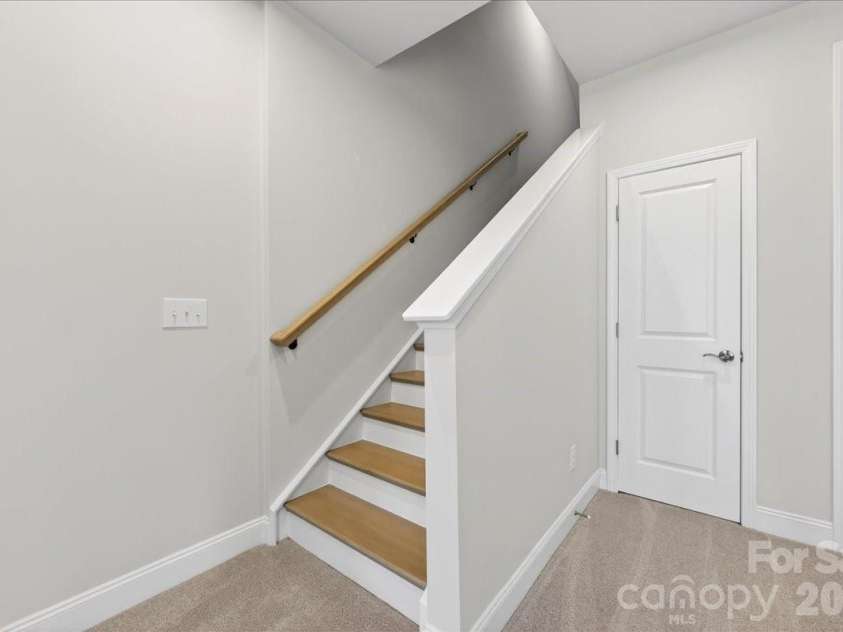 7933 Cedarsmith Court, Charlotte, NC 28217.  MLS# CAR4367732, YatesRealty ID 22647. Foyer