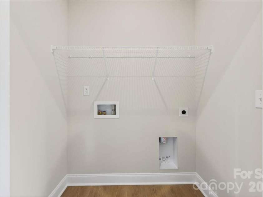 7933 Cedarsmith Court, Charlotte, NC 28217.  MLS# CAR4367732, YatesRealty ID 22647. Laundry