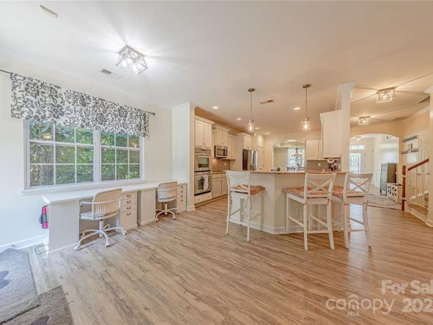 516 Fair Oaks Drive, Fort Mill, SC 29708.  MLS# CAR4267064, YatesRealty ID 22648. Breakfast Room