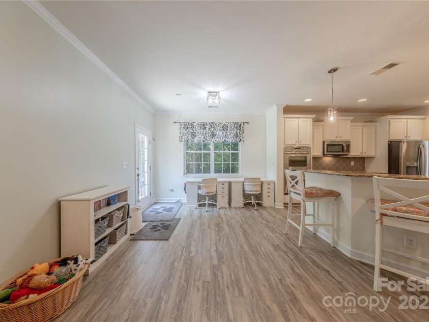 516 Fair Oaks Drive, Fort Mill, SC 29708.  MLS# CAR4267064, YatesRealty ID 22648. Breakfast Room