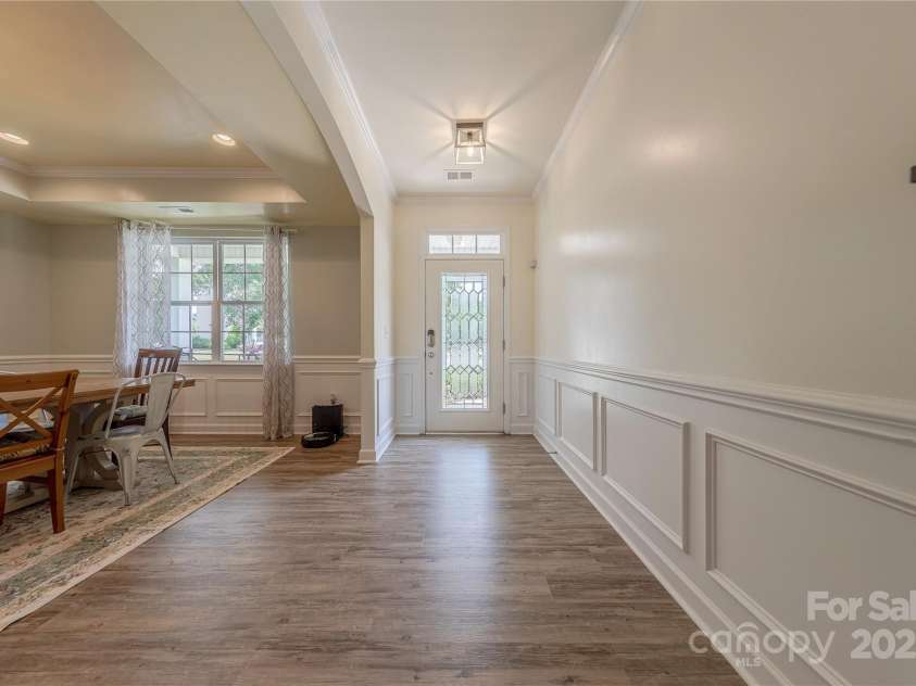 516 Fair Oaks Drive, Fort Mill, SC 29708.  MLS# CAR4267064, YatesRealty ID 22648. Foyer