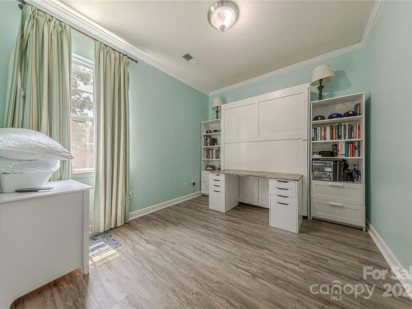 516 Fair Oaks Drive, Fort Mill, SC 29708.  MLS# CAR4267064, YatesRealty ID 22648. Guest Suite On Main