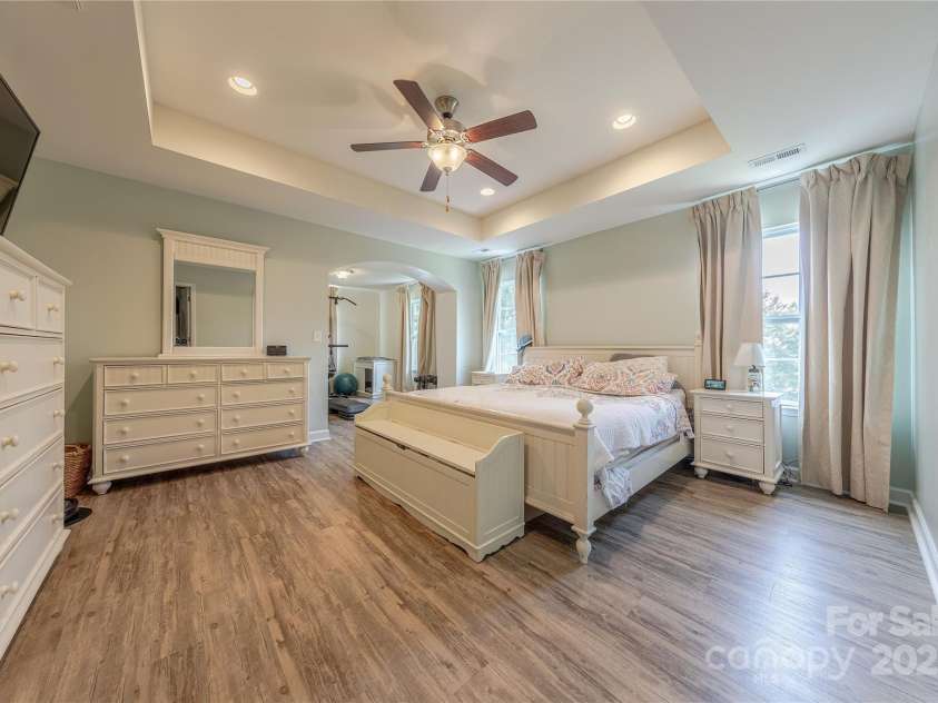 516 Fair Oaks Drive, Fort Mill, SC 29708.  MLS# CAR4267064, YatesRealty ID 22648. Primary Suite