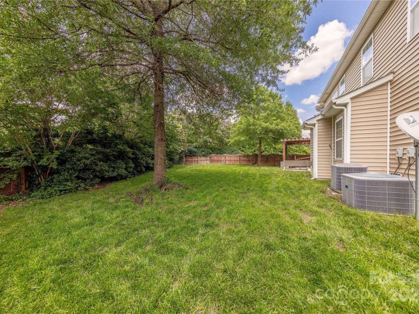 516 Fair Oaks Drive, Fort Mill, SC 29708.  MLS# CAR4267064, YatesRealty ID 22648. Privacy Fenced Backyard
