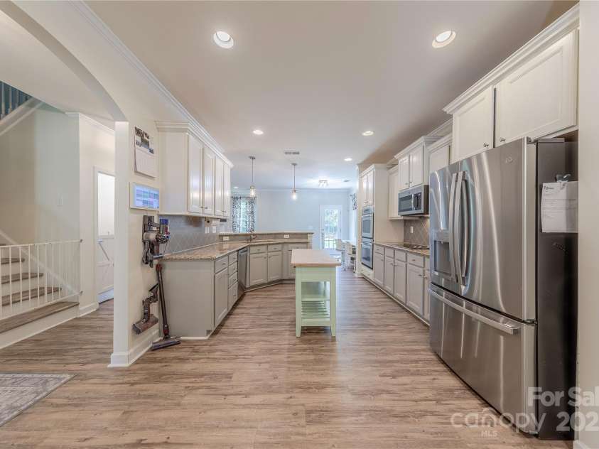 516 Fair Oaks Drive, Fort Mill, SC 29708.  MLS# CAR4267064, YatesRealty ID 22648. Refinished Cabinets