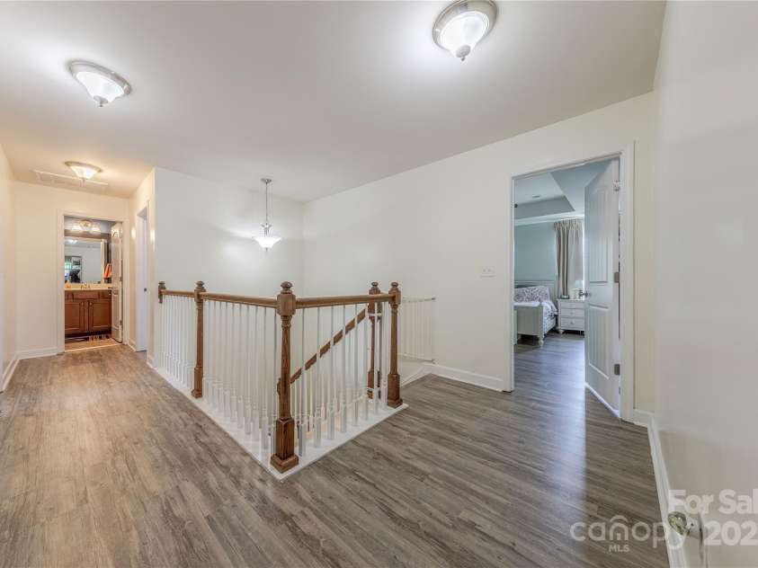 516 Fair Oaks Drive, Fort Mill, SC 29708.  MLS# CAR4267064, YatesRealty ID 22648. Second Floor Landing