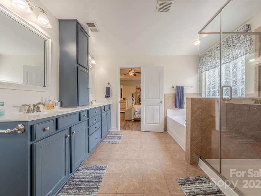516 Fair Oaks Drive, Fort Mill, SC 29708.  MLS# CAR4267064, YatesRealty ID 22648. Tile Floors