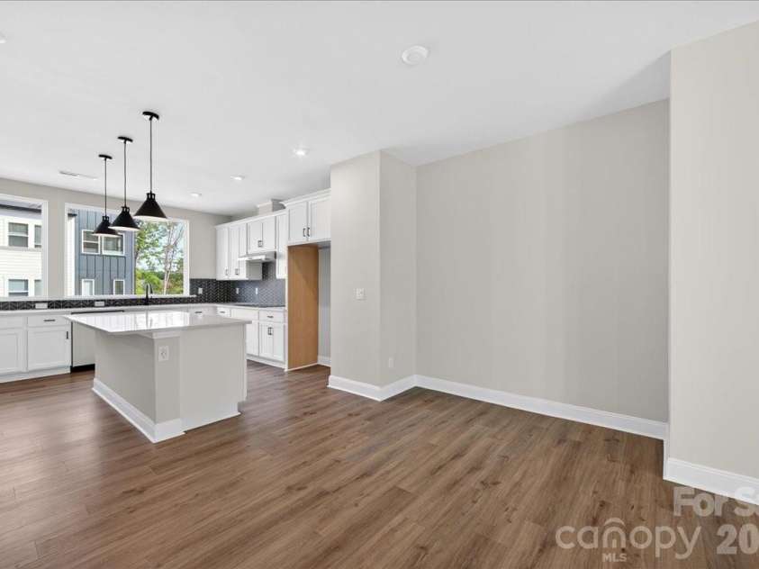 7929 Cedarsmith Court, Charlotte, NC 28217.  MLS# CAR4367747, YatesRealty ID 22648. Dining space