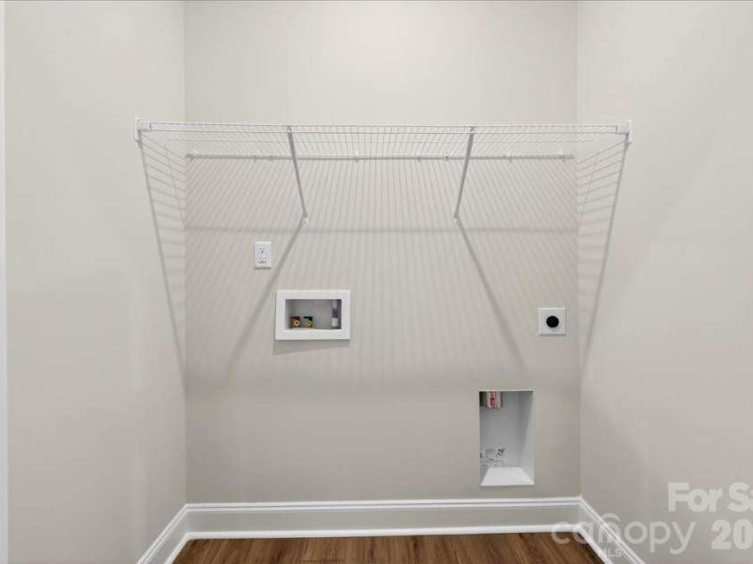 7929 Cedarsmith Court, Charlotte, NC 28217.  MLS# CAR4367747, YatesRealty ID 22648. Laundry