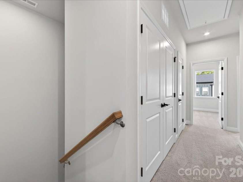 7929 Cedarsmith Court, Charlotte, NC 28217.  MLS# CAR4367747, YatesRealty ID 22648. Third floor landing