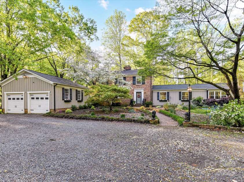 3232 Kale Lane, Matthews, NC 28105.  MLS# CAR4245282, YatesRealty ID 22649. 