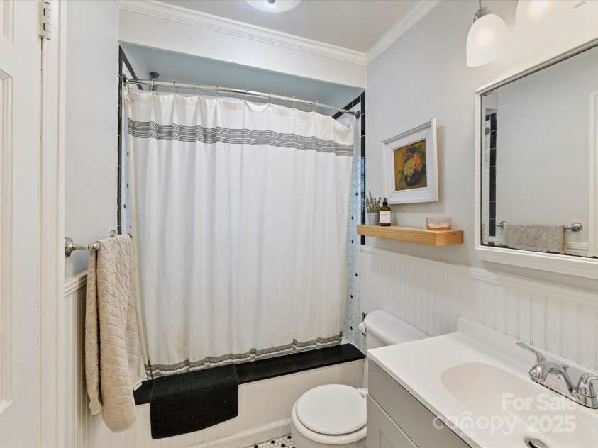 3232 Kale Lane, Matthews, NC 28105.  MLS# CAR4245282, YatesRealty ID 22649. 