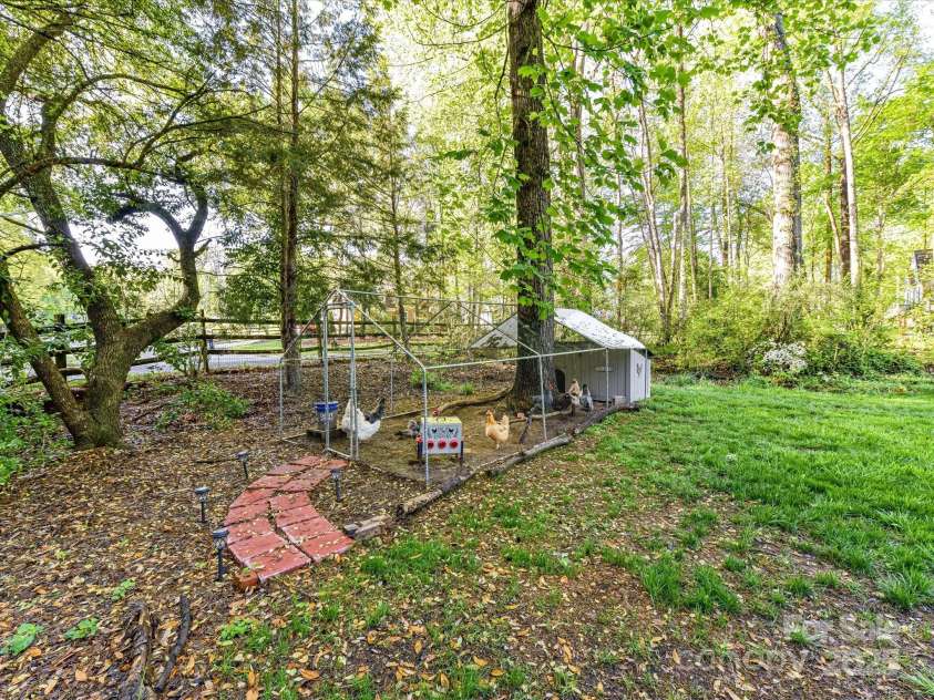 3232 Kale Lane, Matthews, NC 28105.  MLS# CAR4245282, YatesRealty ID 22649. 