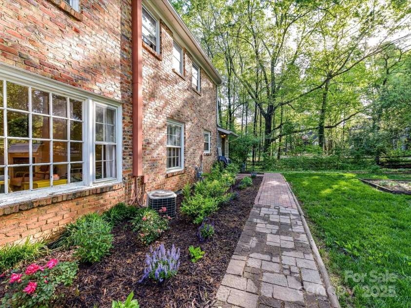 3232 Kale Lane, Matthews, NC 28105.  MLS# CAR4245282, YatesRealty ID 22649. 