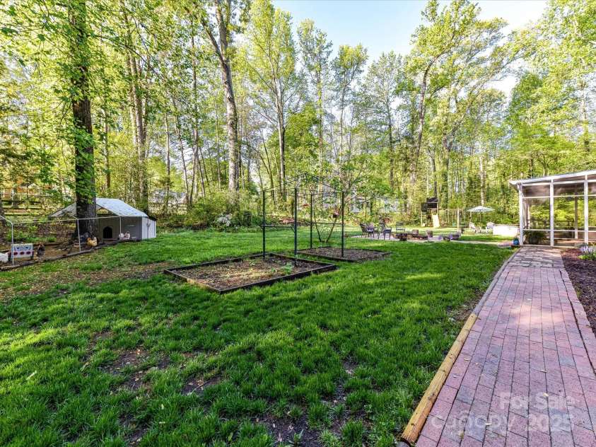 3232 Kale Lane, Matthews, NC 28105.  MLS# CAR4245282, YatesRealty ID 22649. 