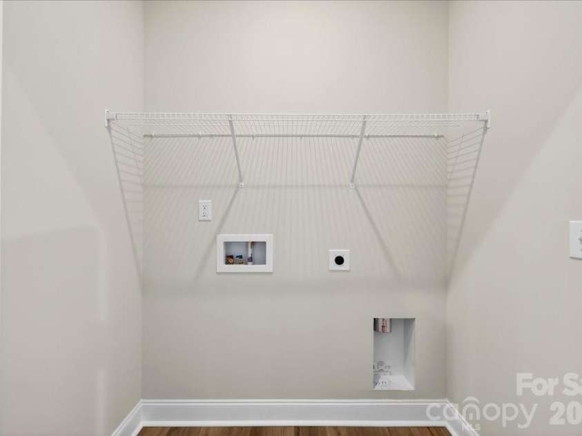 7921 Cedarsmith Court, Charlotte, NC 28217.  MLS# CAR4367826, YatesRealty ID 22649. Laundry