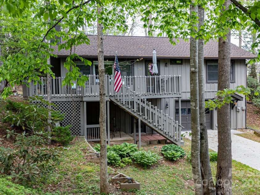 76 Creekside Drive, Maggie Valley, NC 28751.  MLS# CAR4230568, YatesRealty ID 2265. 