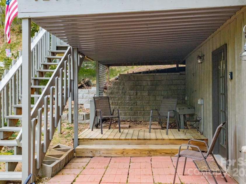 76 Creekside Drive, Maggie Valley, NC 28751.  MLS# CAR4230568, YatesRealty ID 2265. 