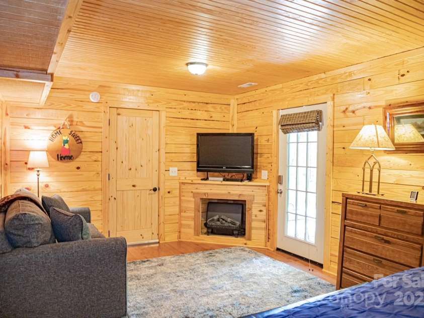 76 Creekside Drive, Maggie Valley, NC 28751.  MLS# CAR4230568, YatesRealty ID 2265. 