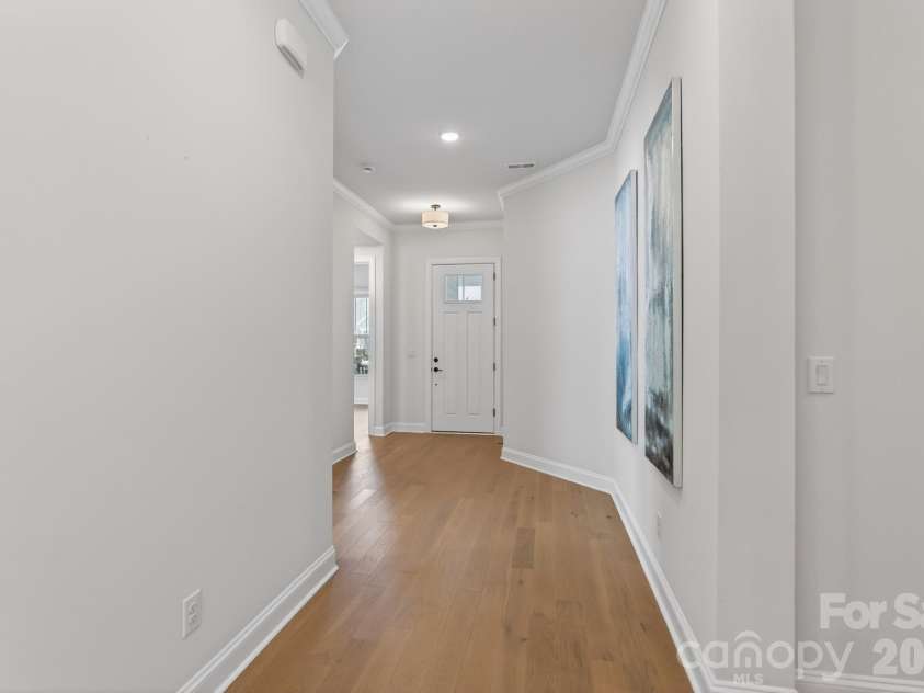 1405 Encore Lane, Waxhaw, NC 28173.  MLS# CAR4366207, YatesRealty ID 22650. Front Hallway