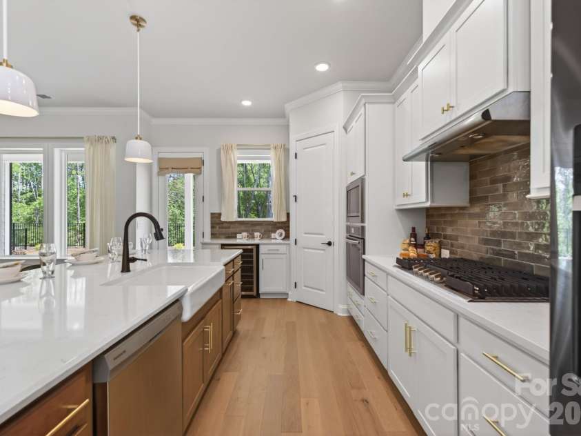 1405 Encore Lane, Waxhaw, NC 28173.  MLS# CAR4366207, YatesRealty ID 22650. Kitchen