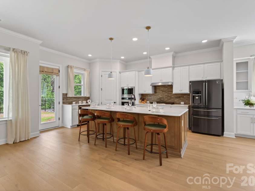 1405 Encore Lane, Waxhaw, NC 28173.  MLS# CAR4366207, YatesRealty ID 22650. Kitchen