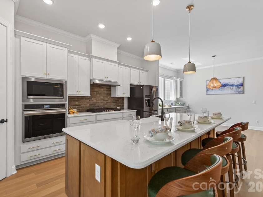 1405 Encore Lane, Waxhaw, NC 28173.  MLS# CAR4366207, YatesRealty ID 22650. Kitchen Island
