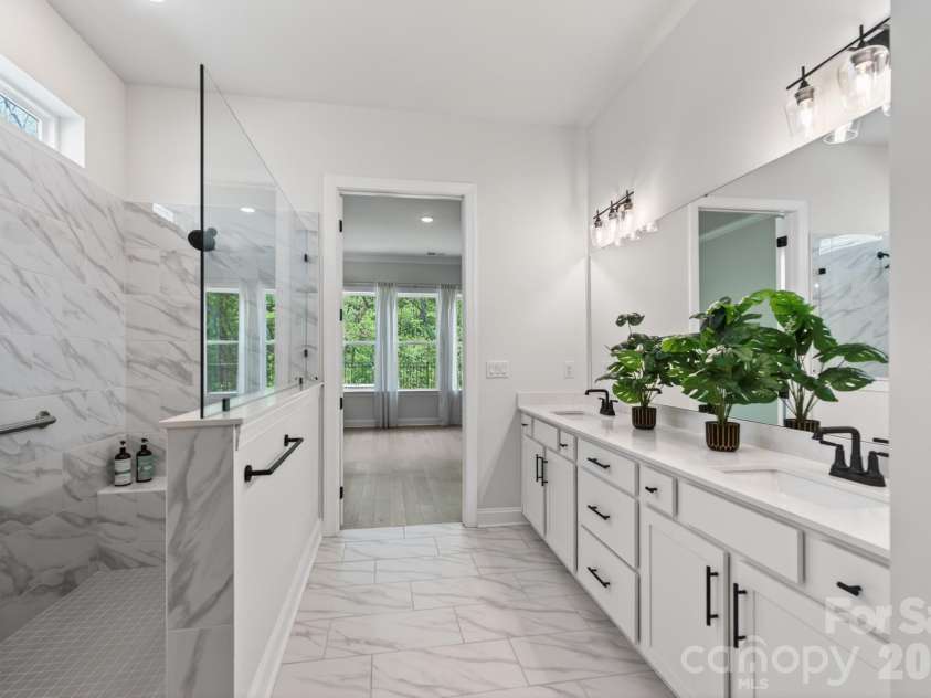 1405 Encore Lane, Waxhaw, NC 28173.  MLS# CAR4366207, YatesRealty ID 22650. Primary Bathroom